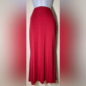 Women’s Red Maxi skirt 💃🏻